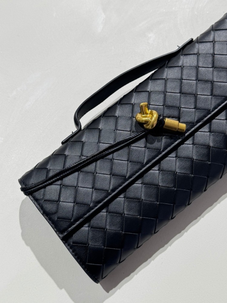 Pochette tissée - French Retailers