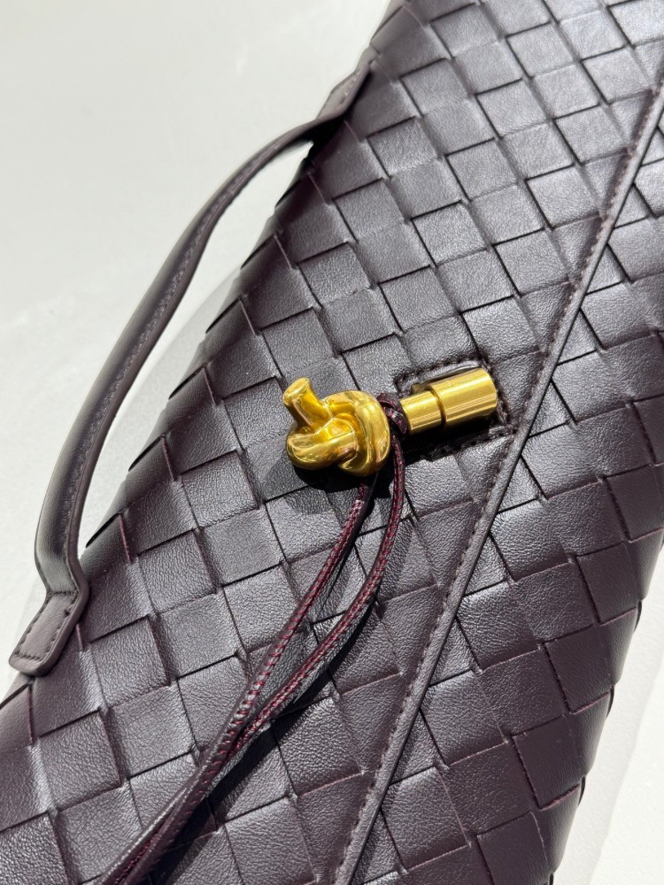 Pochette tissée - French Retailers