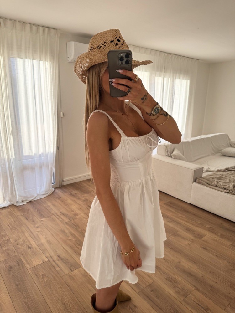 Robe à laçage - French Retailers