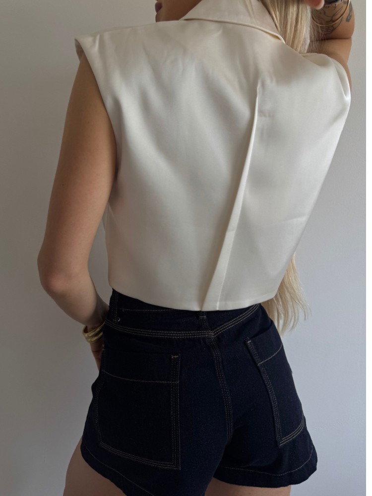 Top Gilet Femme Sans Manches Effet Satin – Écru Chic et Élégant