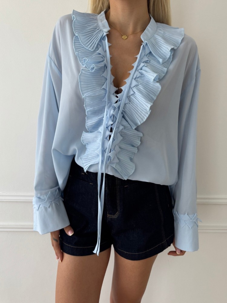 Blouse femme élégante à volants – Bleu clair ou Jaune clair – French Retailers Nîmes & Avignon
