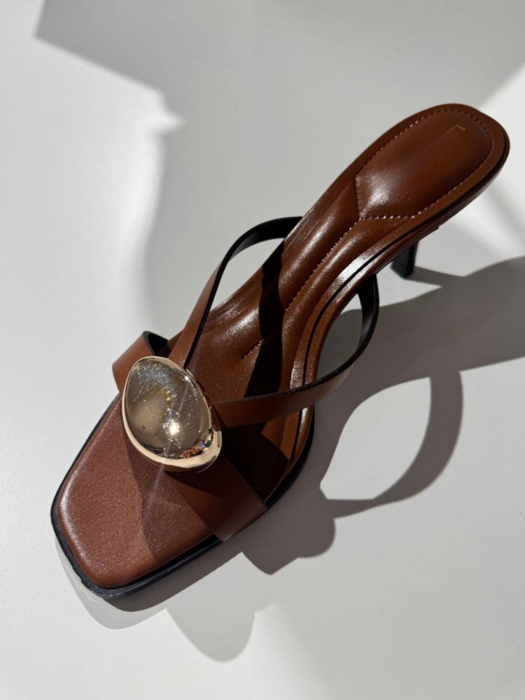 Talons à détails doré - French retailers