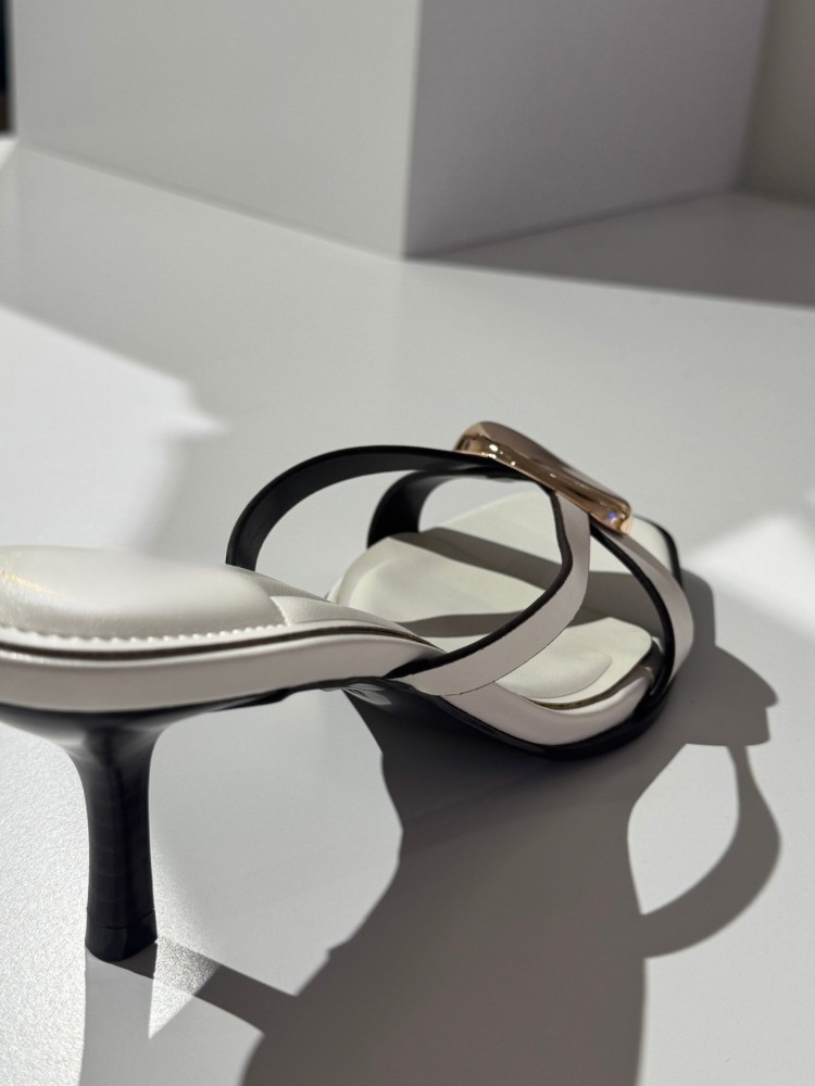 Talons à détails doré - French retailers
