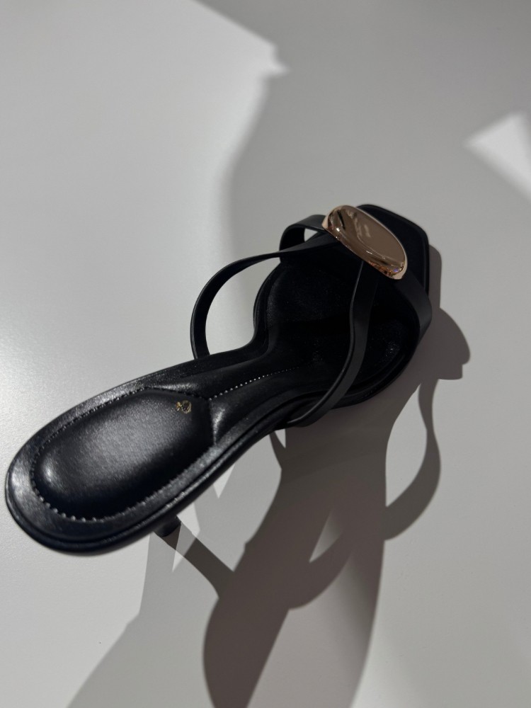Talons à détails doré - French retailers