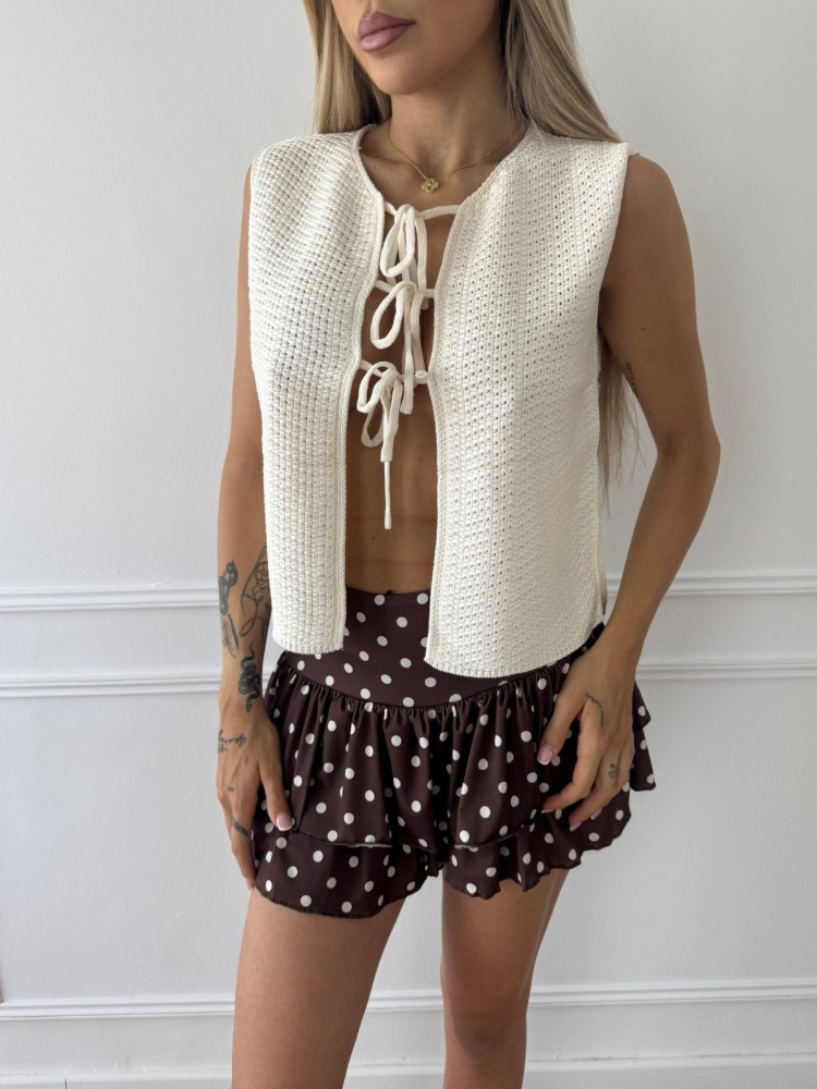 Top crochet blanc noué – Style bohème chic