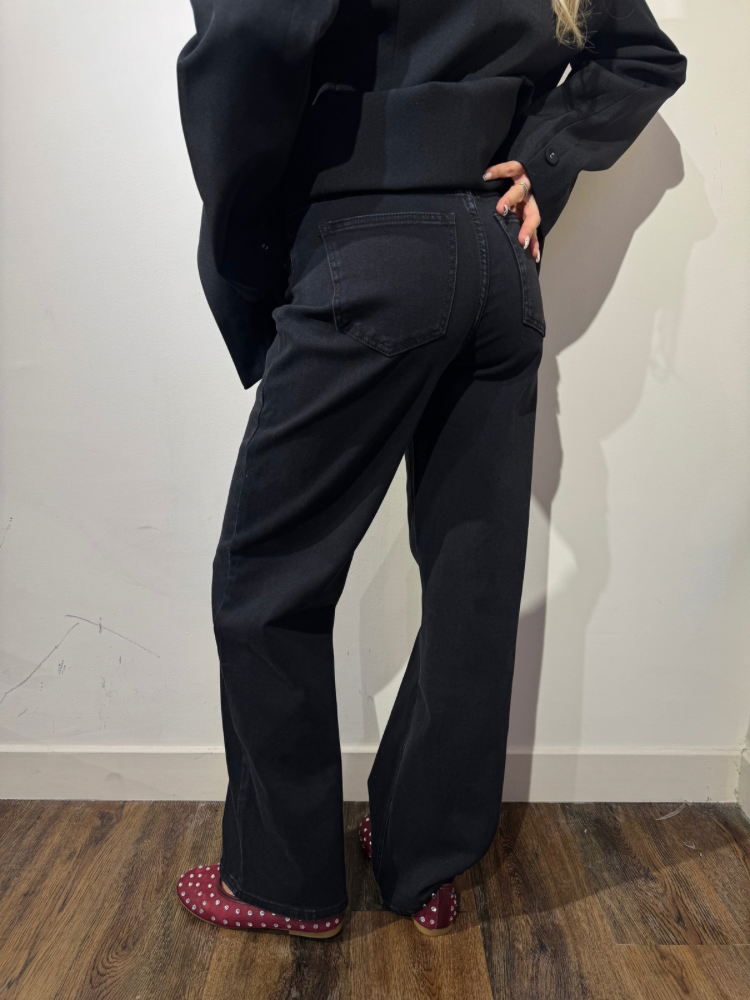 Pantalon femme taille croisée – disponible chez French Retailers Nîmes & Avignon