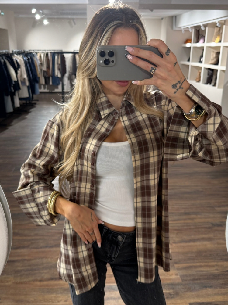 Chemise oversize à carreaux marron et beige — disponible à Nîmes / Avignon