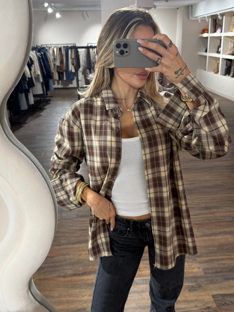 Chemise oversize à carreaux marron et beige — disponible à Nîmes / Avignon