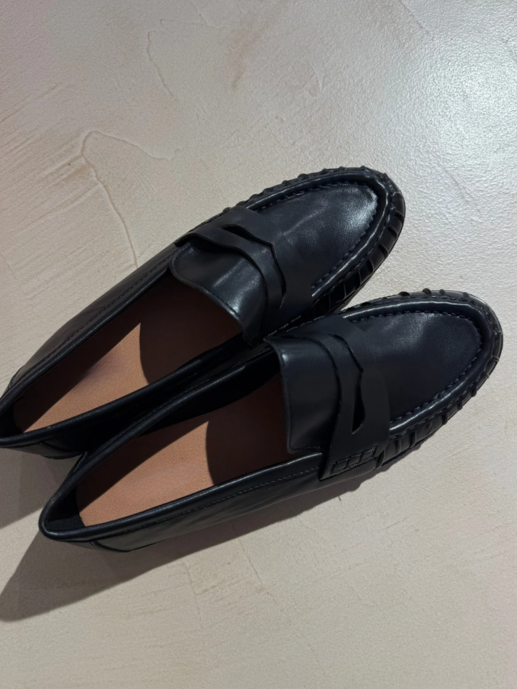 Mocassin noir en similicuir - French retailers