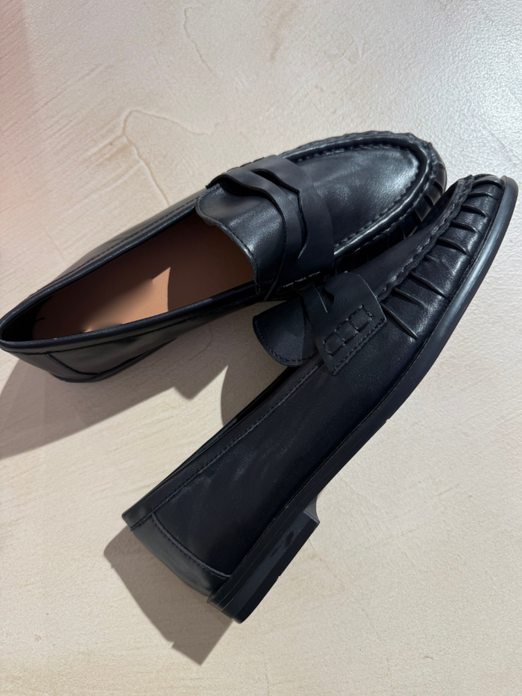Mocassin noir en similicuir - French retailers