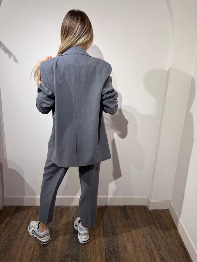 Pantalon de tailleur gris femme – coupe 7/8 élégante | French Retailers