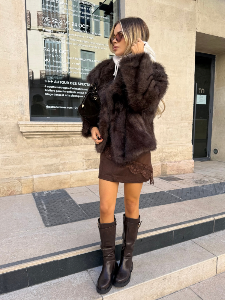 Jupe effet suédine marron - French retailers | Nîmes & Avignon