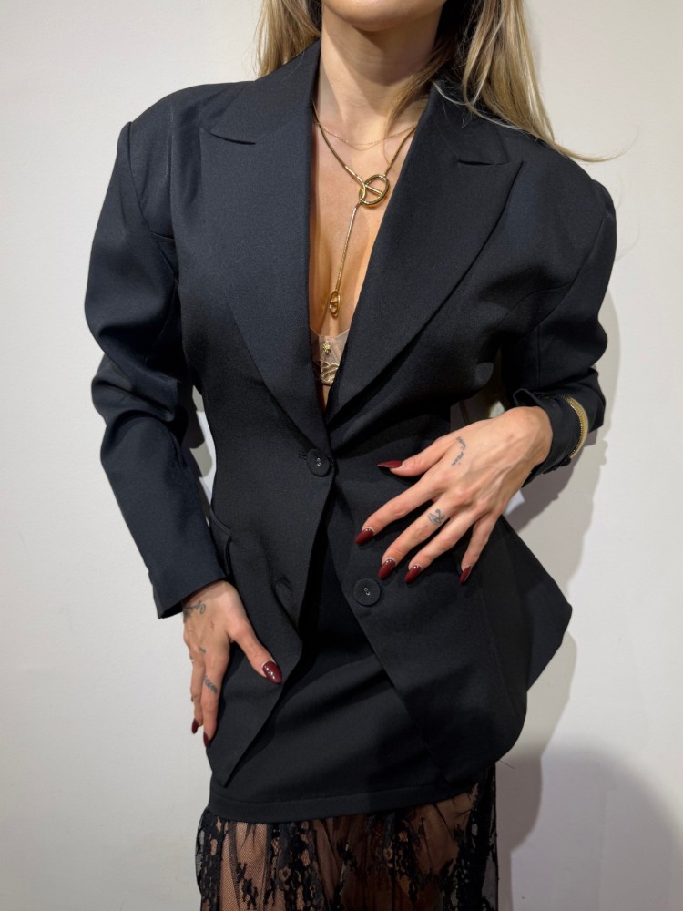 Veste blazer noire structurée – Coupe cintrée | French Retailers