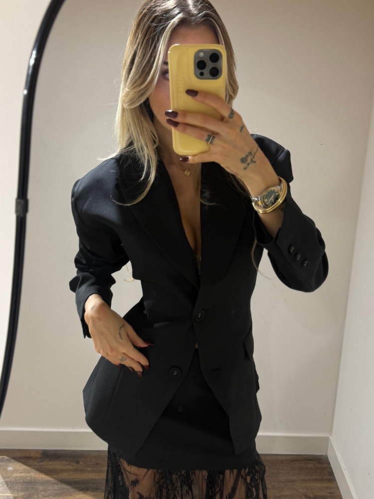 Veste blazer noire structurée – Coupe cintrée | French Retailers