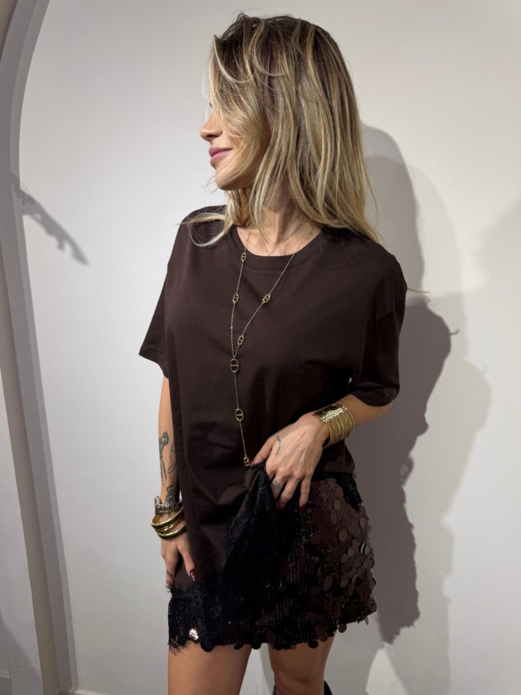 T-shirt asymétrique marron – Détail dentelle au bas | French Retailers