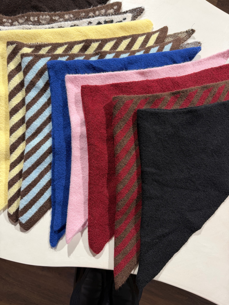 Écharpe triangle Lou - French retailers