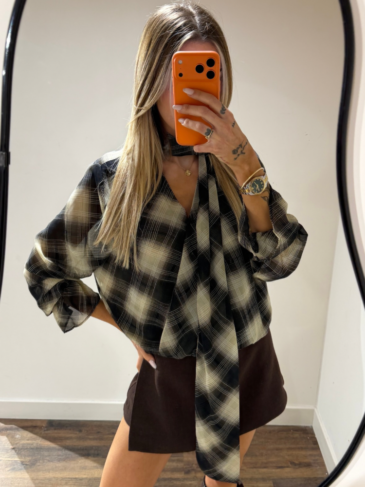 Blouse à carreaux - French retailers