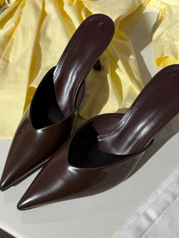 Escarpins à bout pointu - French retailers Nîmes & Avignon