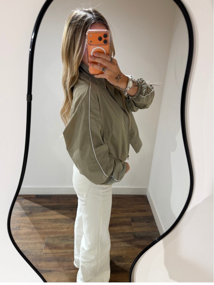 Veste en nylon kaki femme – Coupe tendance | French Retailers