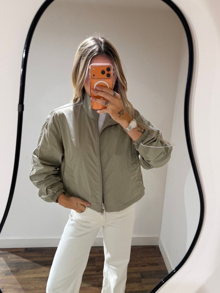 Veste en nylon kaki femme – Coupe tendance | French Retailers