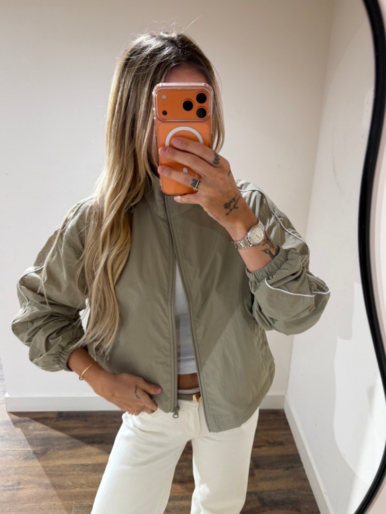 Veste en nylon kaki femme – Coupe tendance | French Retailers