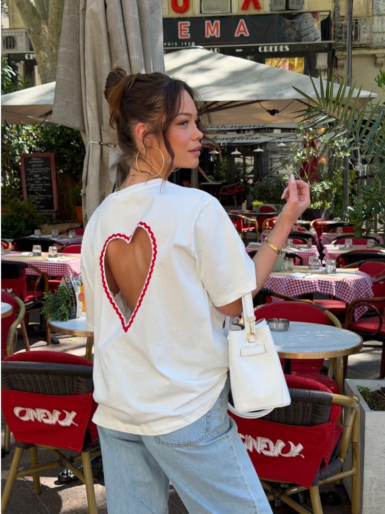 Tee shirt blanc avec cœur dans le dos - French retailers