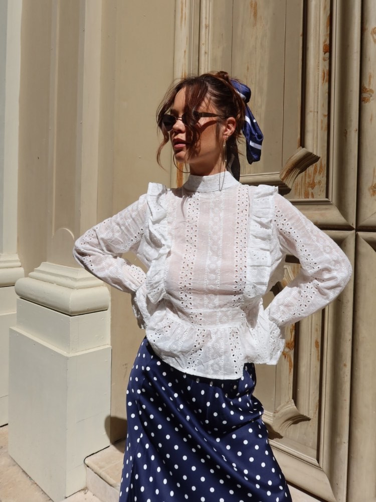 Blouse blanche à broderie dos nu - French retailers