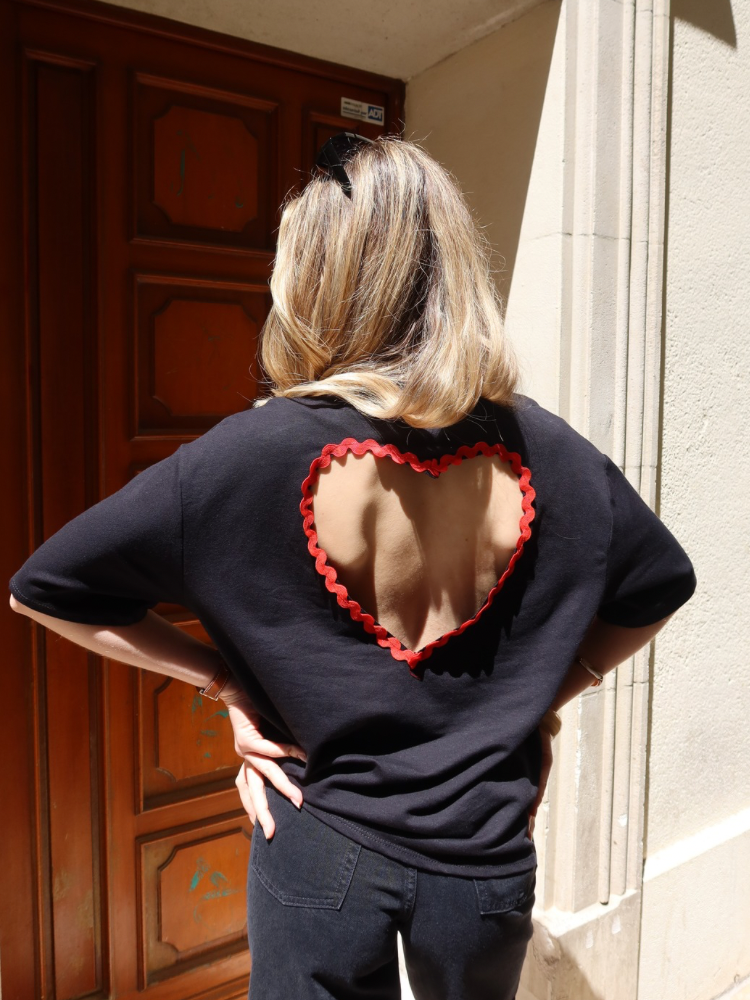 Tee shirt blanc avec cœur dans le dos - French retailers